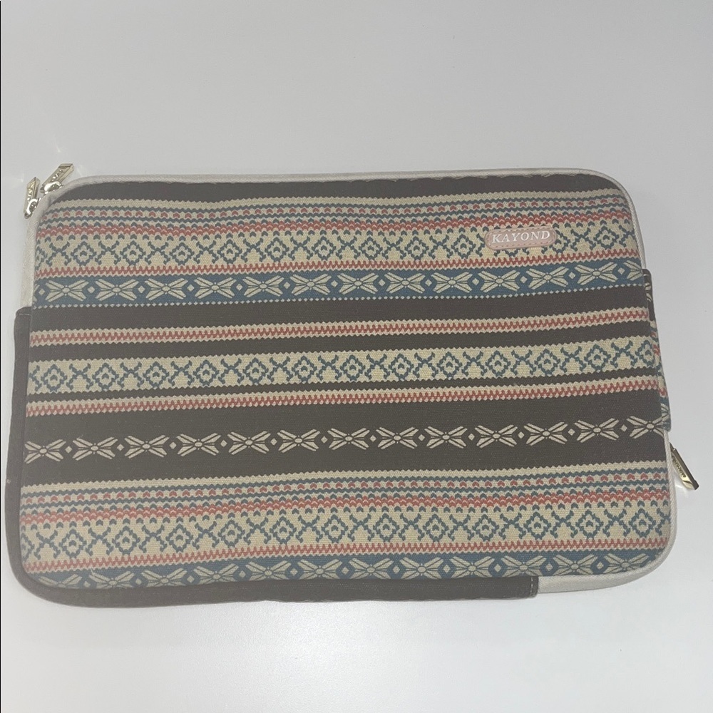 Kayond textured Patterned padded Laptop Sleeve / Holder preowned 2 pockets